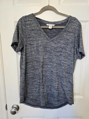 Athleta T-Shirt – Size Large – Grey – Good Condition